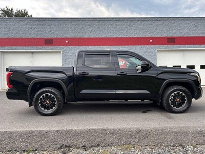 2025 Toyota Tundra 4WD 4WD SR5 CrewMax 5.5' Bed (SE)