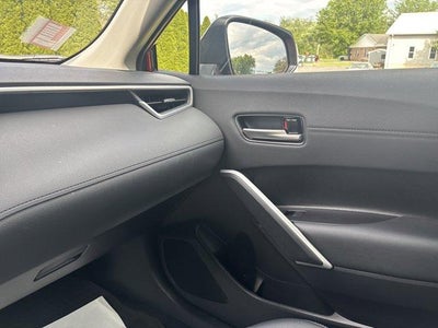 2025 Toyota Corolla Cross XLE 4WD (Natl)