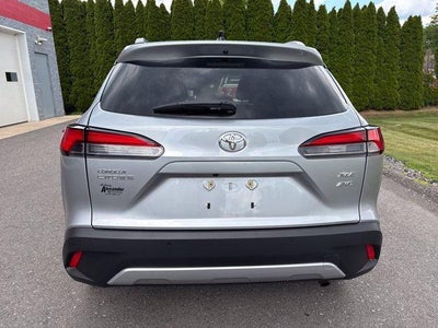 2025 Toyota Corolla Cross XLE 4WD (Natl)