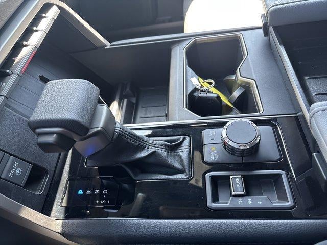 2026 Toyota Sequoia Limited 4WD (SE)