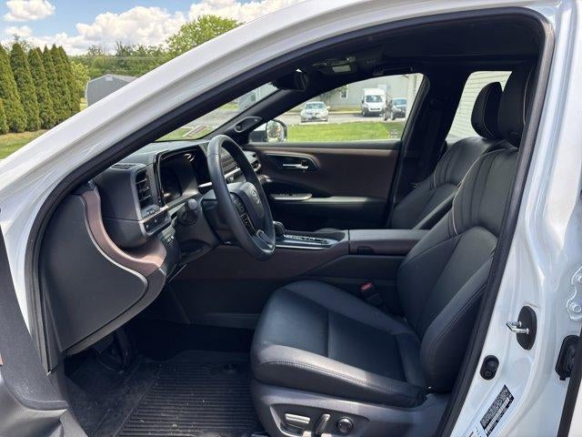 2023 Toyota Crown Limited AWD (Natl)