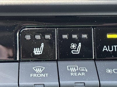 2023 Toyota Crown Limited AWD (Natl)