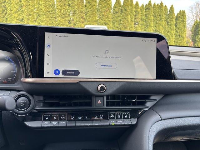 2025 Toyota Crown Signia Limited AWD (Natl)