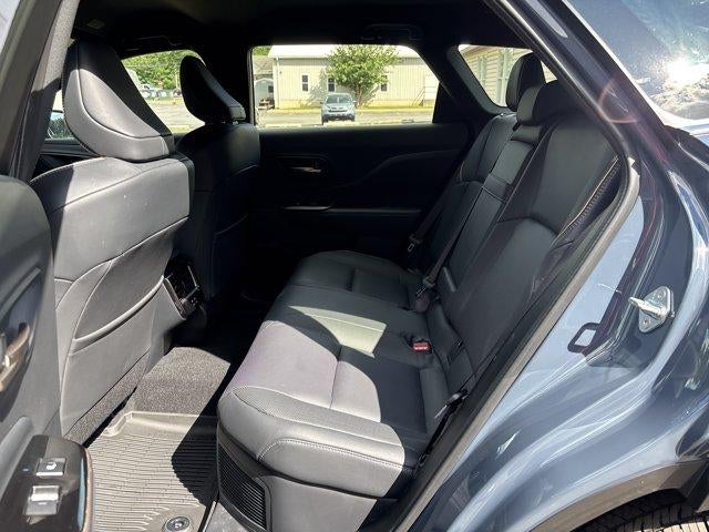2025 Toyota Crown Signia XLE AWD (Natl)