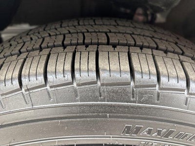 2024 Toyota Prius LE (Natl)