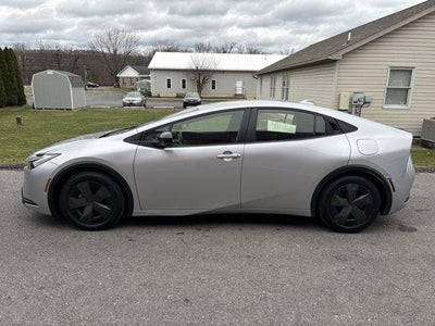 2024 Toyota Prius LE (Natl)