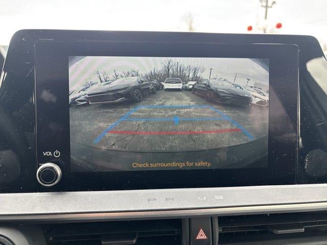 2024 Toyota Prius LE (Natl)