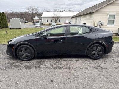 2024 Toyota Prius LE (Natl)