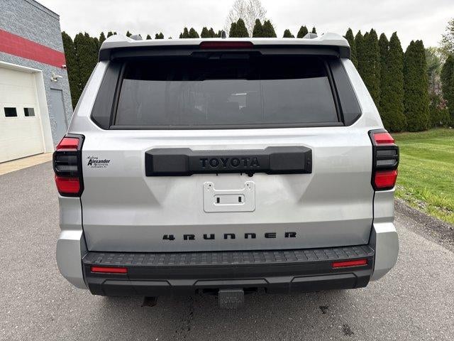 2025 Toyota 4Runner SR5 4WD (GS)