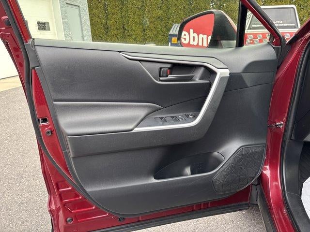 2019 Toyota RAV4 Hybrid LE AWD (Natl)