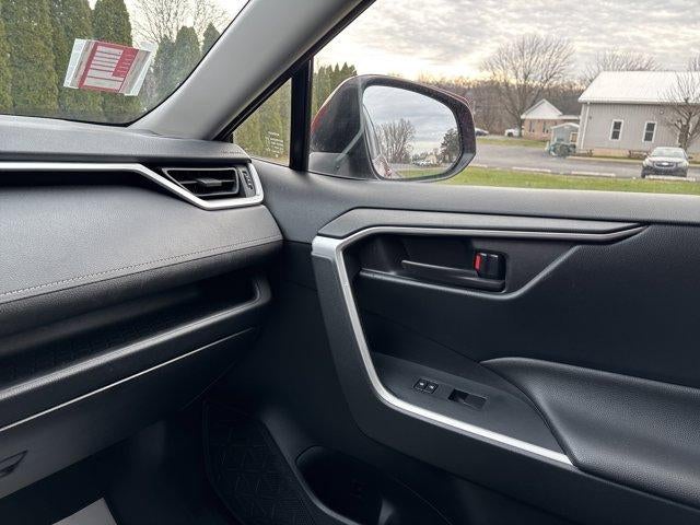 2019 Toyota RAV4 Hybrid LE AWD (Natl)