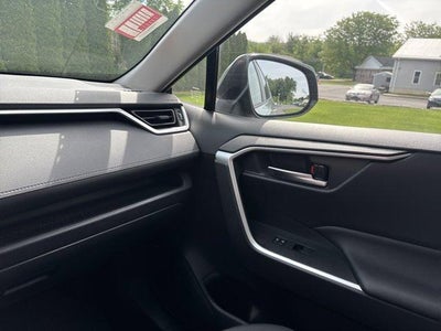 2020 Toyota RAV4 XLE AWD (Natl)