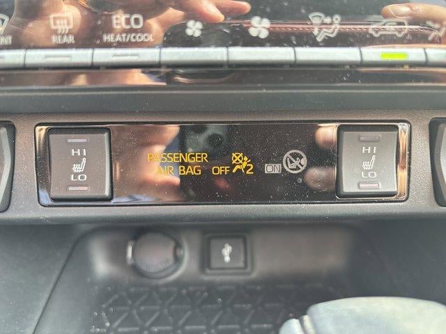 2020 Toyota RAV4 XLE AWD (Natl)