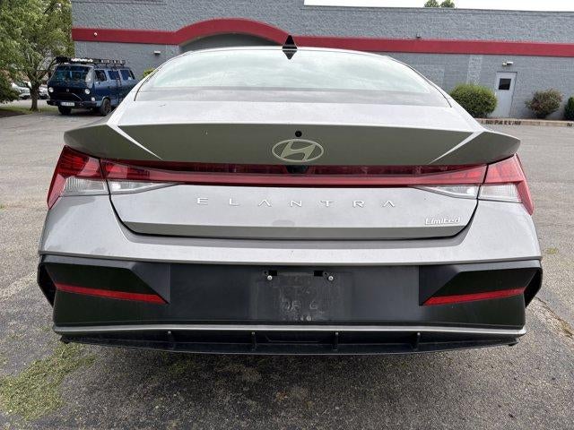 2025 Hyundai ELANTRA Limited IVT