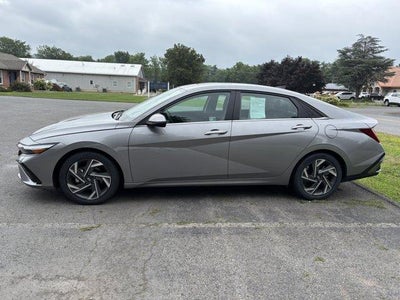 2025 Hyundai ELANTRA Limited IVT