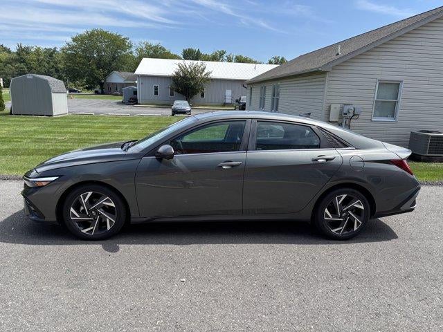 2024 Hyundai ELANTRA Limited IVT