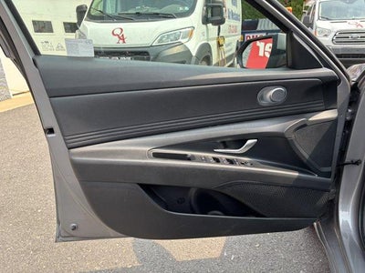 2025 Hyundai ELANTRA SEL Convenience IVT