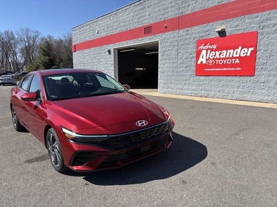 2025 Hyundai ELANTRA SEL Convenience IVT