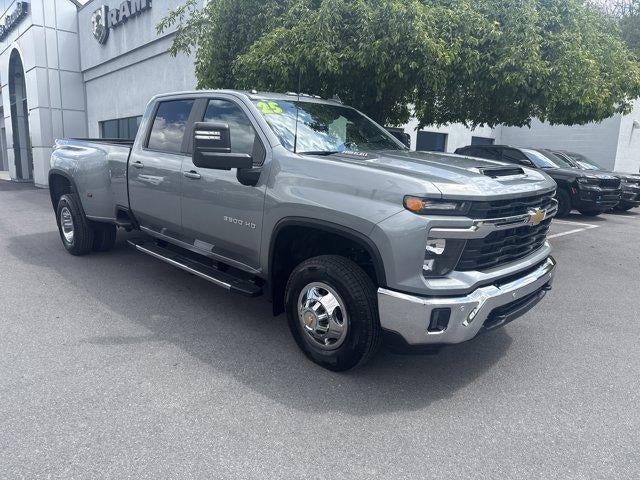2025 Chevrolet Silverado 3500 HD Crew Cab Long Box 4-Wheel Drive LT