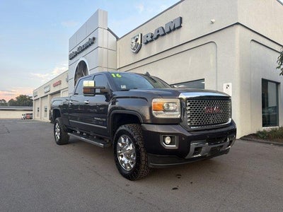 2016 GMC Sierra 2500 HD Crew Cab Standard Box 4-Wheel Drive Denali