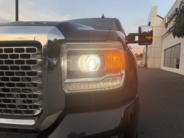 2016 GMC Sierra 2500 HD Crew Cab Standard Box 4-Wheel Drive Denali