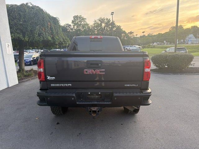 2016 GMC Sierra 2500 HD Crew Cab Standard Box 4-Wheel Drive Denali