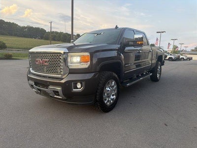 2016 GMC Sierra 2500 HD Crew Cab Standard Box 4-Wheel Drive Denali