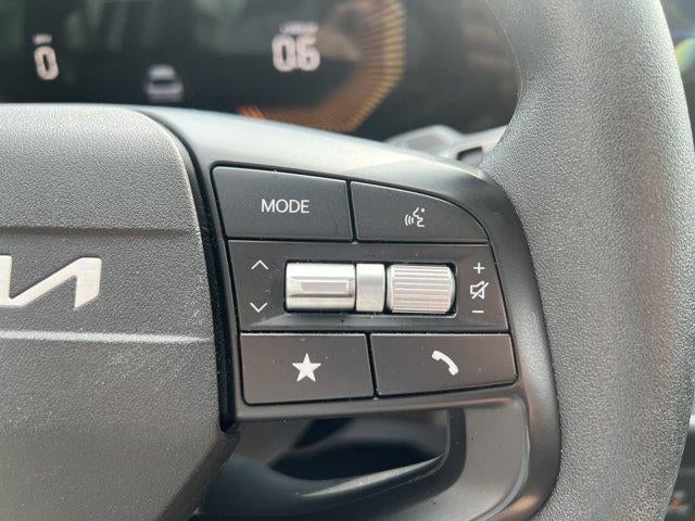2025 Kia K4 LXS FWD