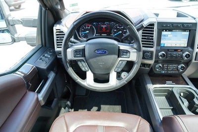 2017 Ford Super Duty F-350 SRW Platinum 4WD Crew Cab 6.75' Box