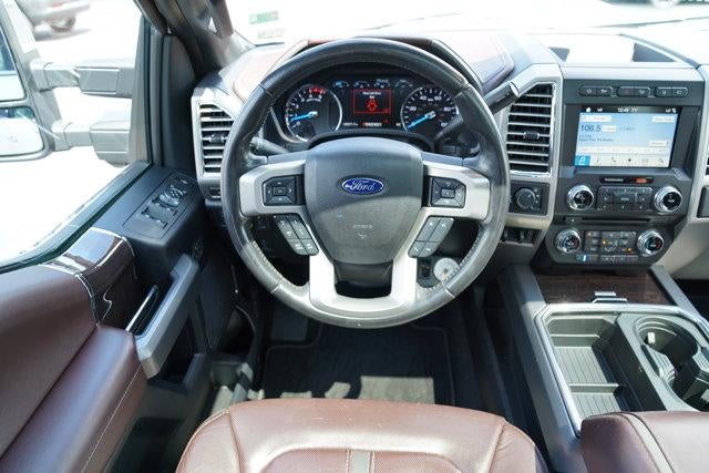 2017 Ford Super Duty F-350 SRW Platinum 4WD Crew Cab 6.75' Box