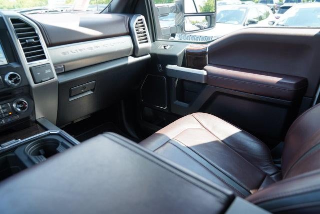 2017 Ford Super Duty F-350 SRW Platinum 4WD Crew Cab 6.75' Box