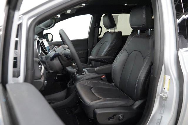 2026 Chrysler Pacifica Select FWD