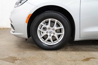 2024 Chrysler Pacifica Touring L FWD