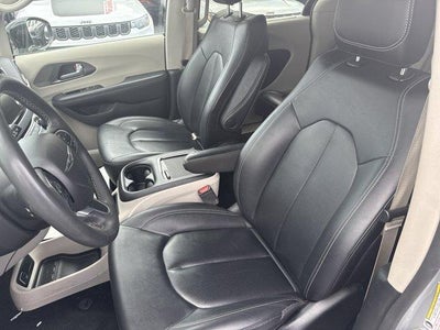 2024 Chrysler Pacifica Touring L FWD
