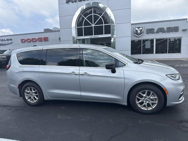2024 Chrysler Pacifica Touring L FWD