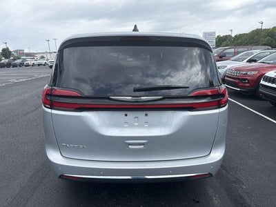 2024 Chrysler Pacifica Touring L FWD