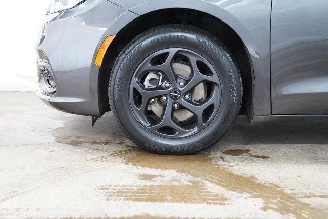 2023 Chrysler Pacifica Hybrid Touring L FWD