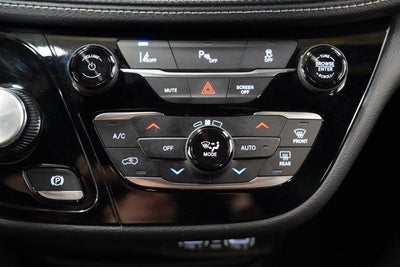 2023 Chrysler Pacifica Hybrid Touring L FWD