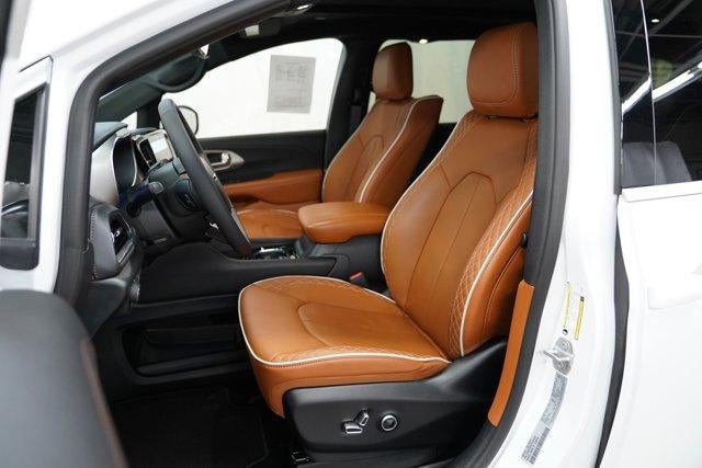 2026 Chrysler Pacifica Pinnacle AWD