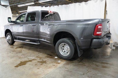 2022 RAM 3500 Big Horn 4x4 Crew Cab 8' Box