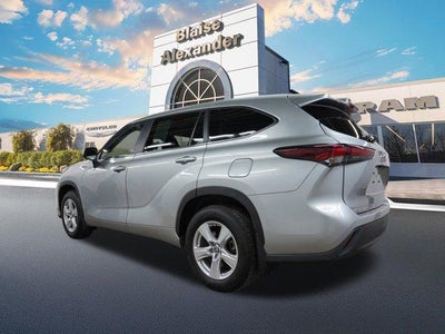 2024 Toyota Highlander LE AWD (SE)