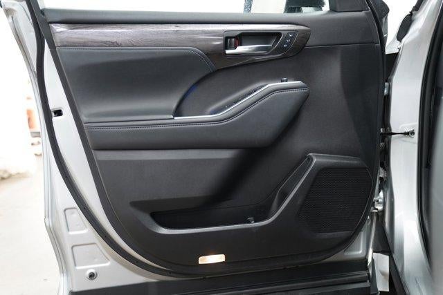 2022 Toyota Highlander Hybrid Limited AWD (Natl)