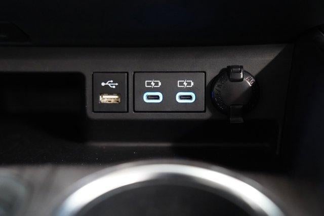 2022 Toyota Highlander Hybrid Limited AWD (Natl)