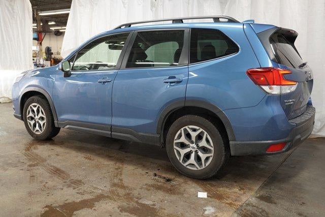 2022 Subaru Forester Premium CVT