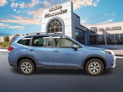 2022 Subaru Forester Premium CVT