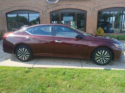 2025 Nissan Altima SV FWD
