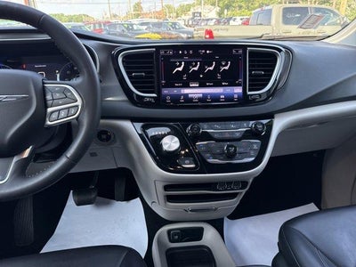 2023 Chrysler Pacifica Touring L FWD