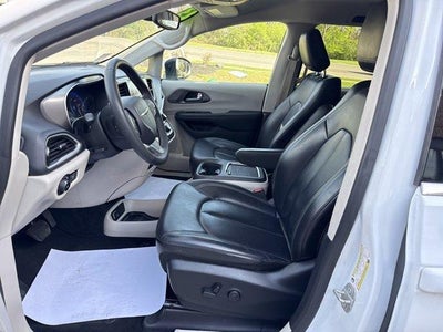 2023 Chrysler Pacifica Touring L FWD