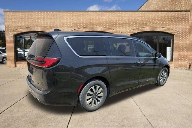 2023 Chrysler Pacifica Hybrid Touring L FWD