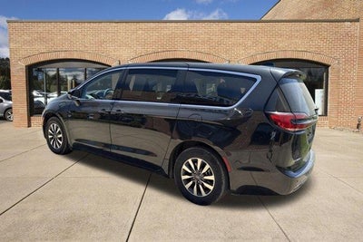 2023 Chrysler Pacifica Hybrid Touring L FWD
